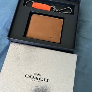 Brand New with gift Box & bag - Men’s Bifold wallet in Saddle w/orange key Chain